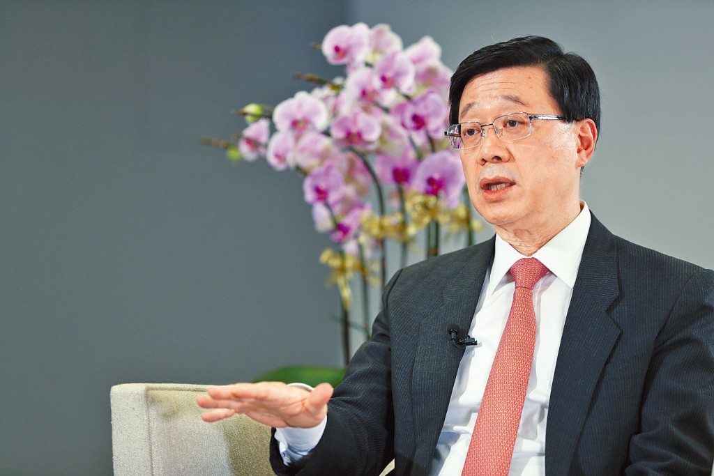 候任特首李家超接受專訪表示，不擔憂本港人才外流問題。