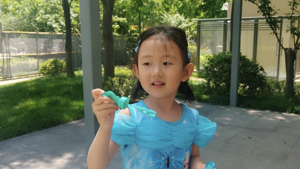 上海4歲半女童黃元芯走失，父親在網上發布照片尋人。