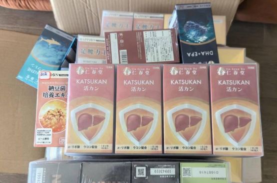 王小姐質疑導遊誤導父母購入20萬元人民幣的日本保健品。紫牛新聞