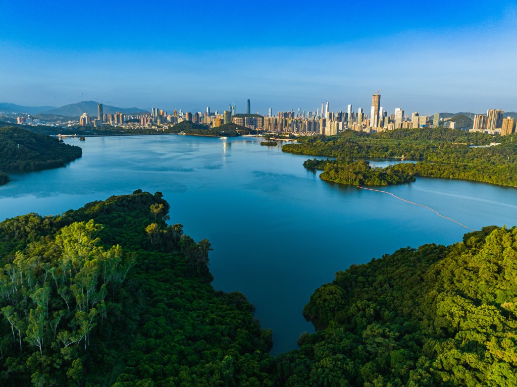 粵海投資持續保持核心業務運營水準穩步提高，持續拓展核心業務規模。