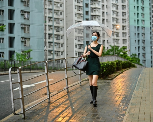 本港今早多處地區錄得約20毫米雨量,而大埔及荃灣的雨量更超過50毫米。