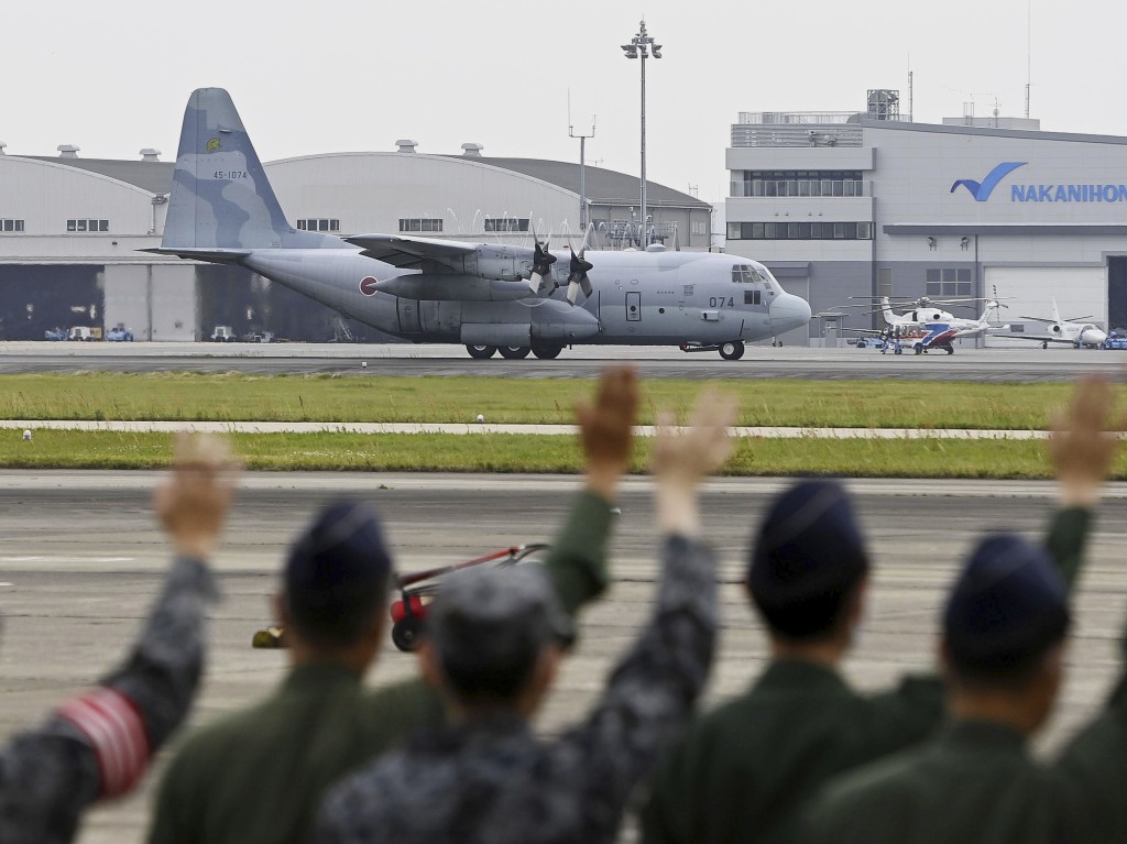 日本航空自衛隊運輸機起飛執行從蘇丹撤離日本國民。美聯社