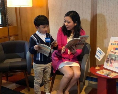 赵丽如与小朋友声演《NADIMA纳迪玛逃难奇遇记》，教家长如何进行对话式阅读。