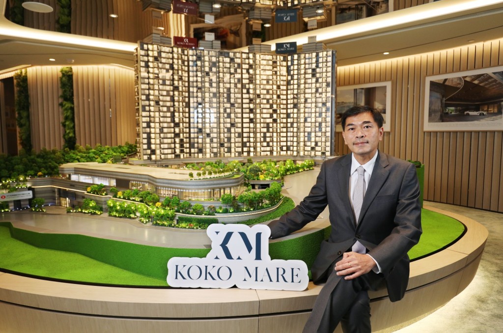 會德豐地產副主席兼常務董事黃光耀先生喜見KOKOHILLS的綠化和兒童健康發展理念,深受到市場一致認同,銷量理想,令團隊深受鼓舞。 會德豐地產副主席兼常務董事黃光耀先生喜見KOKOHILLS的綠化和兒童健康發展理念,深受到市場一致認同,銷量理想,令團隊深受鼓舞。