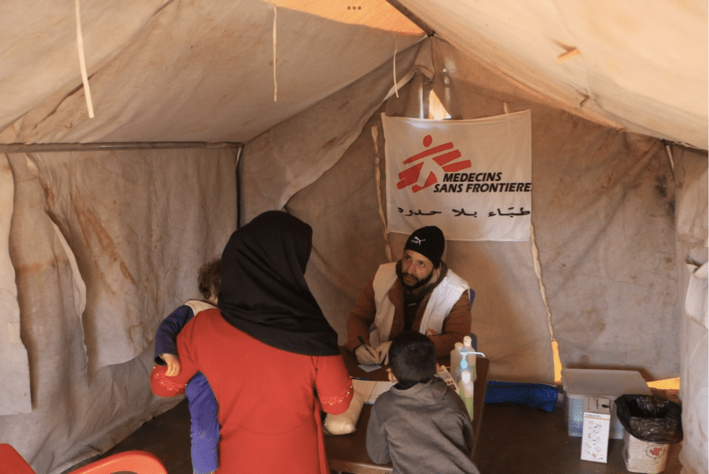 无国界医生为伊德利卜灾民提供医疗服务。 网上图片