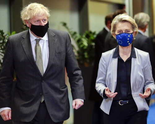 英國首相約翰遜與歐盟委員會主席馮德萊恩早前進行了3小時的面對面會談。AP圖片