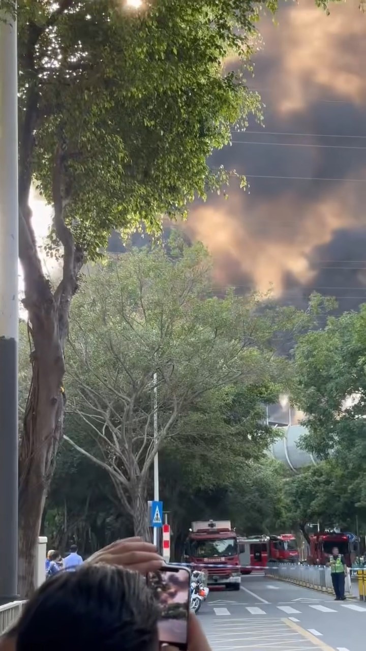 事發位置傳出爆炸聲。