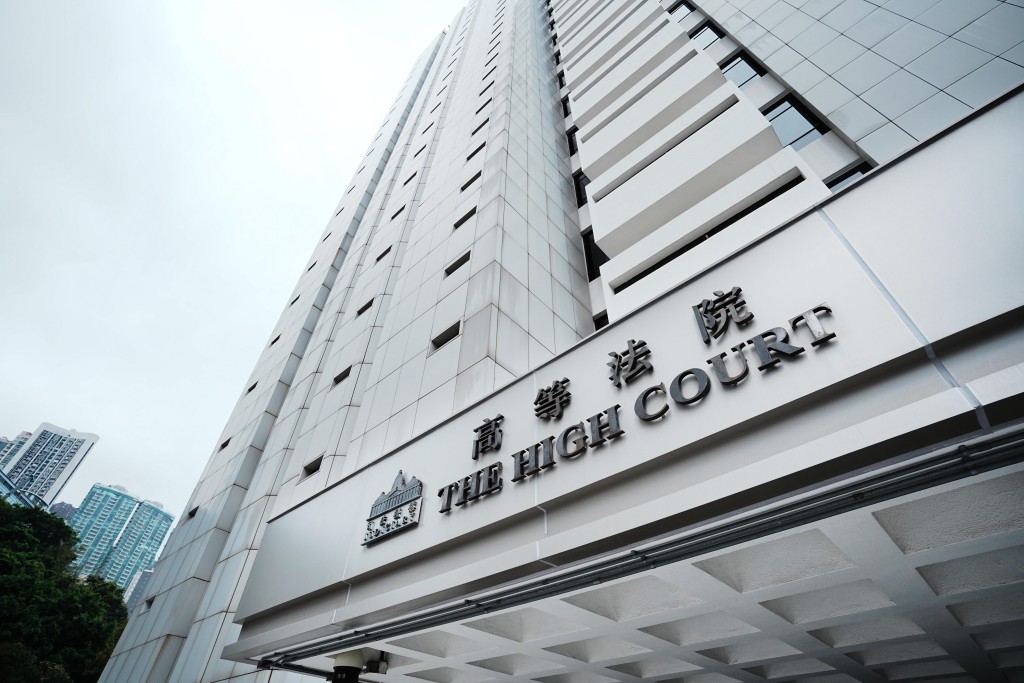 截止今年6月底,高等法院原訟庭已完成處理共207宗刑事案件及9367宗民事案件。 截止今年6月底,高等法院原訟庭已完成處理共207宗刑事案件及9367宗民事案件。