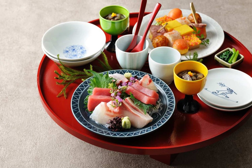 「界 云仙」供应的宝乐盛，富有长崎县驰名的桌袱料理风情。