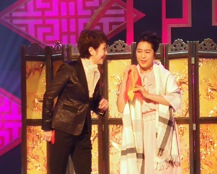 谢雪心与李沛妍任表演嘉宾》。