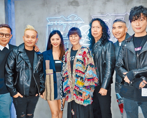 KOLOR四子、羅詠怡、盧巧音、Joey Tang開心合照。