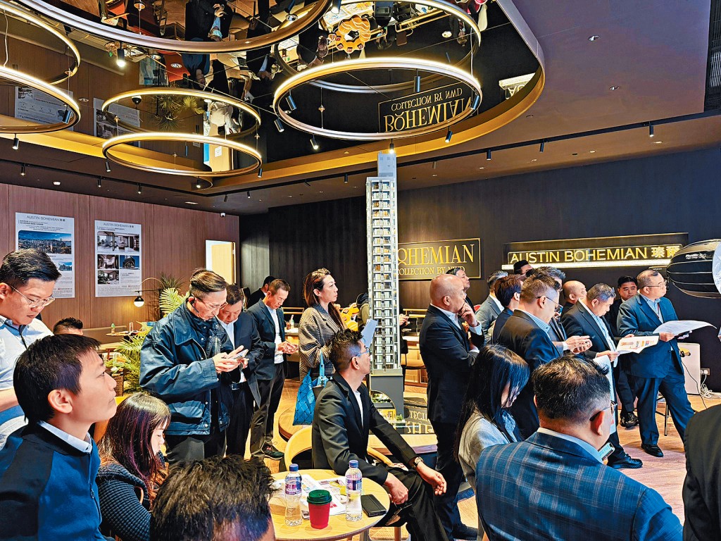 瑧爾暫收逾2200票，超額逾33倍，當中不乏大手投資者有意購入全層單位。