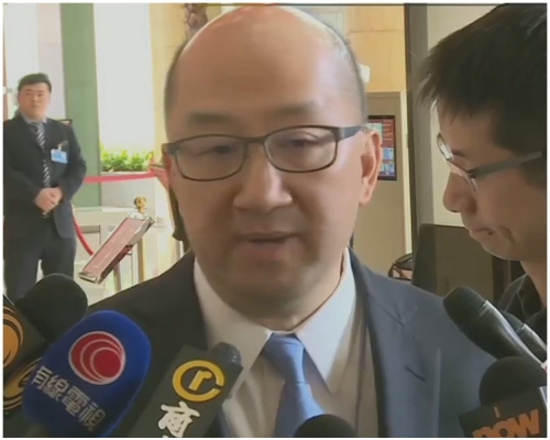 譚志源認為王滬寧會見港區人大代表的安排適當。有線電視截圖