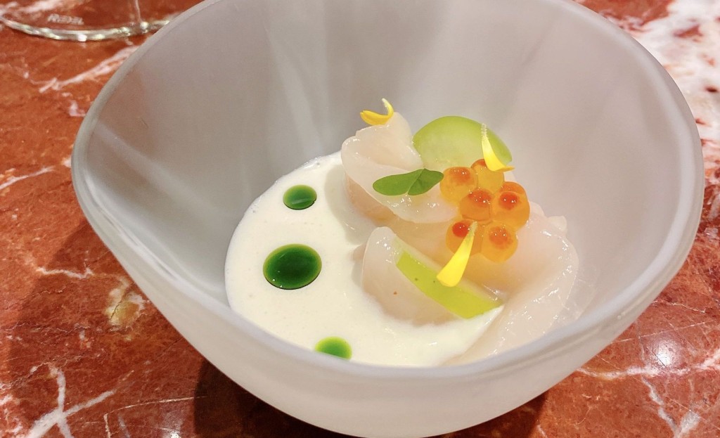 ■扇貝配香蒜杏仁凍湯