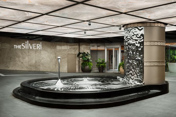 香港銀樾美憬閣精選酒店,以大嶼山開採銀礦的歷史為設計靈感。