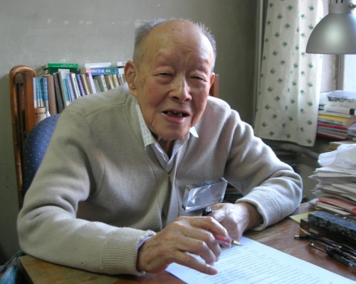 周有光为中国建立了汉语拼音系统。