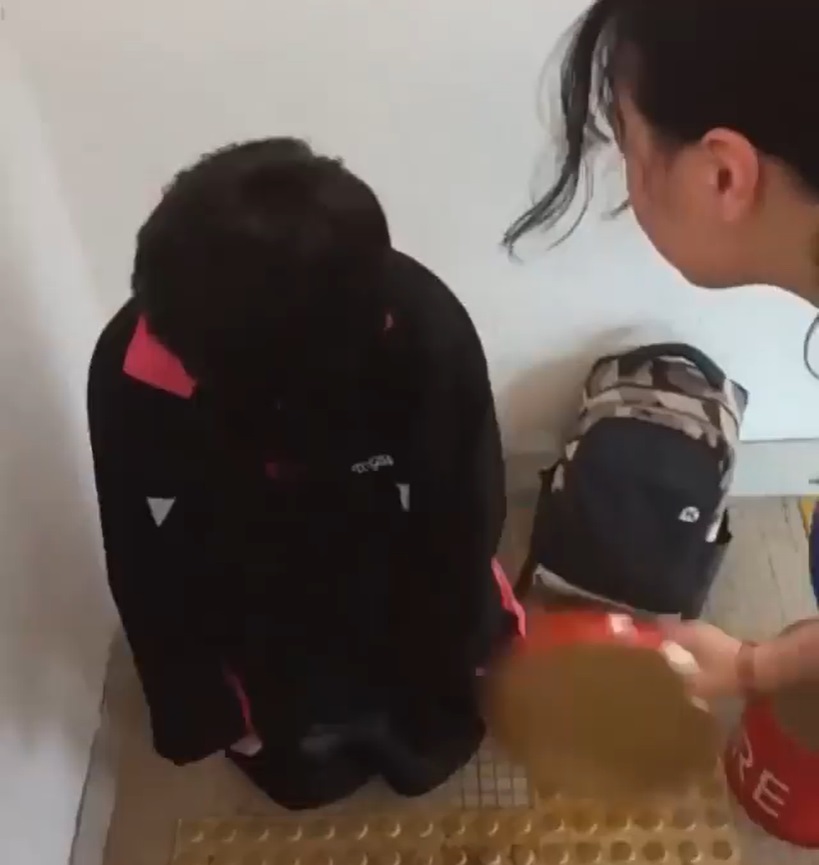 德貞女子中學學生疑被欺凌。片段截圖