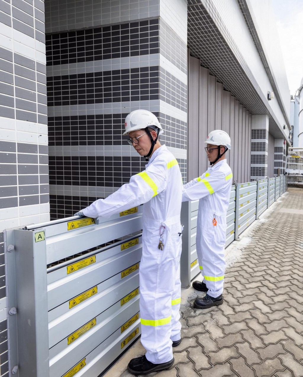 「可拆除式防洪閘」保護南丫發電廠內重要關鍵發電設施及相關輔助設施。港燈圖片