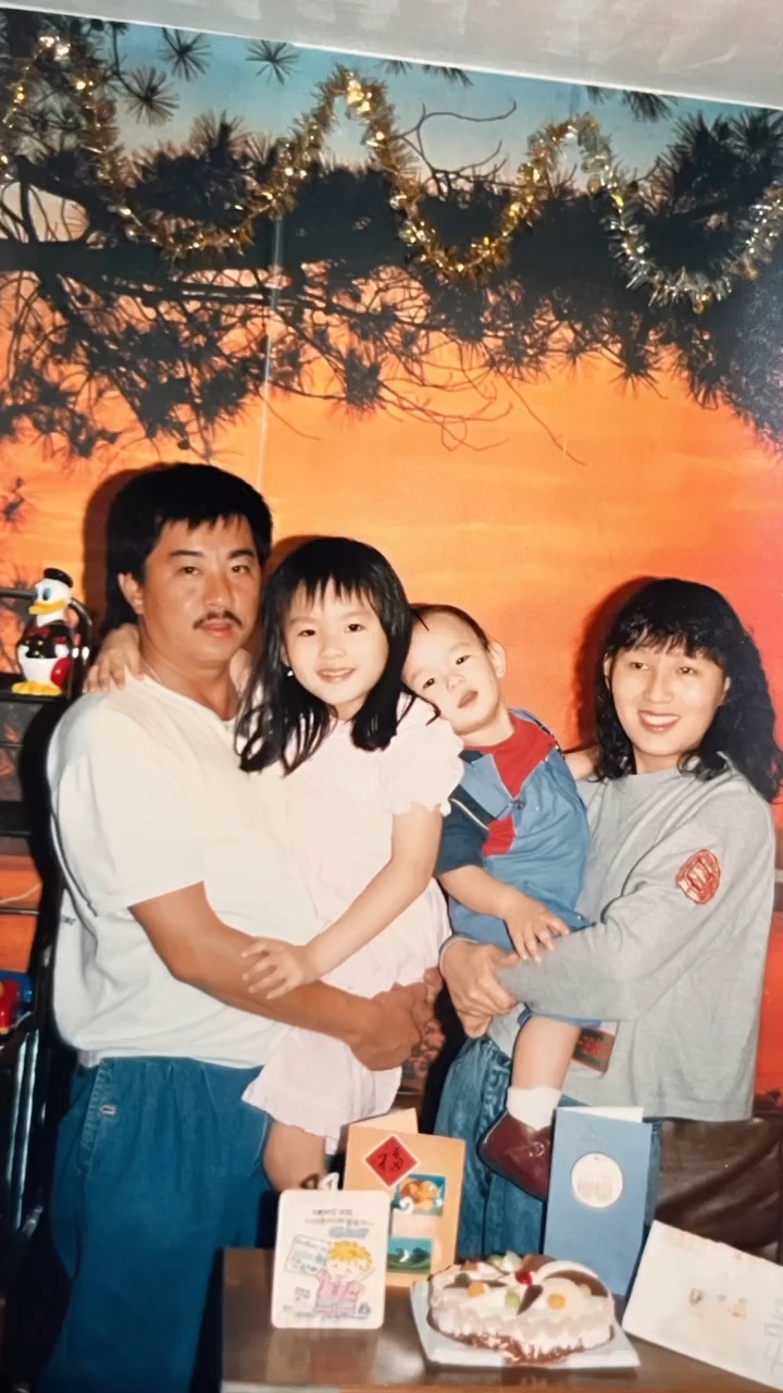楊洛婷貼上與爸爸生前的合照紀念他。 楊洛婷貼上與爸爸生前的合照紀念他。
