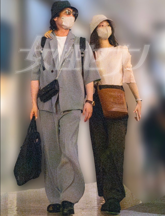 前AKB48主將柏木由紀亦被爆將於年內與諧星男友「菅野最高No.1」結婚。