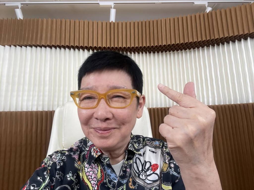 蘇施黃精神不俗。 蘇施黃精神不俗。