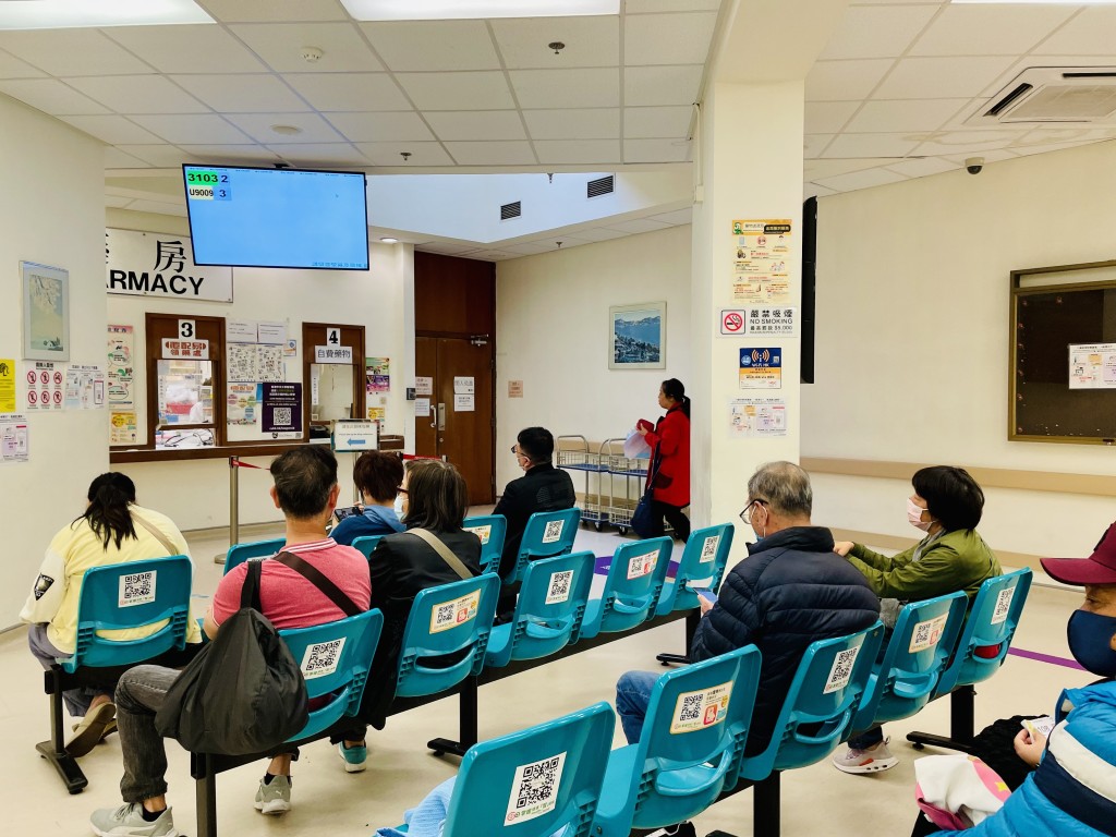陳茂波回應指,香港政府在醫療方面承擔很大,開支逐年增長。資料圖片 陳茂波回應指,香港政府在醫療方面承擔很大,開支逐年增長。資料圖片