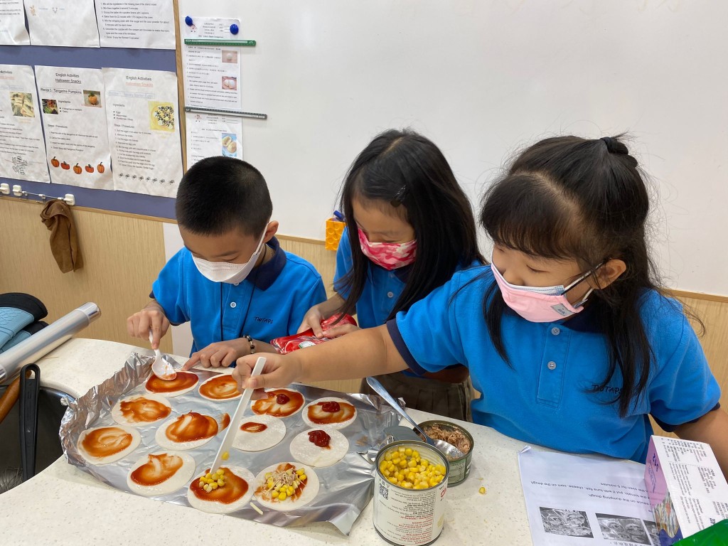 學校開辦「科技及生活技能課」，將STEM元素融入烹飪等課程。