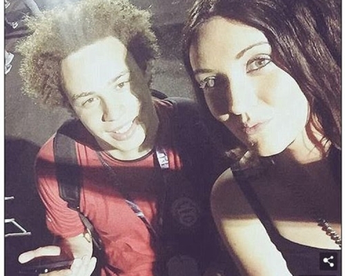 賀勤茲(左)阻止了勒索病毒肆虐全球。網上圖片