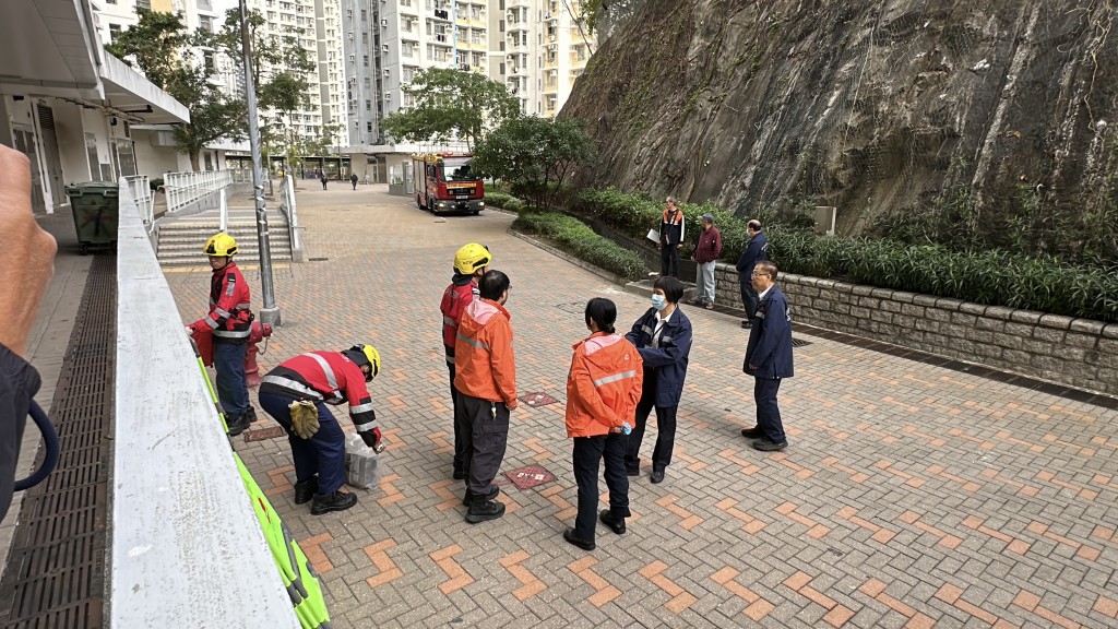 愛協人員到場。劉漢權攝