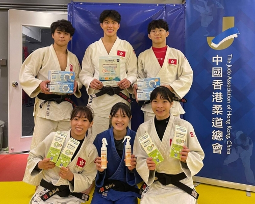 香港柔道隊成員劉樂添、李玨穎、周嘉祐(上排左至右)、徐淑琪、王嘉莉、楊諾琳(下排左至右)將在10月赴歐洲比賽。 香港柔道總會圖片