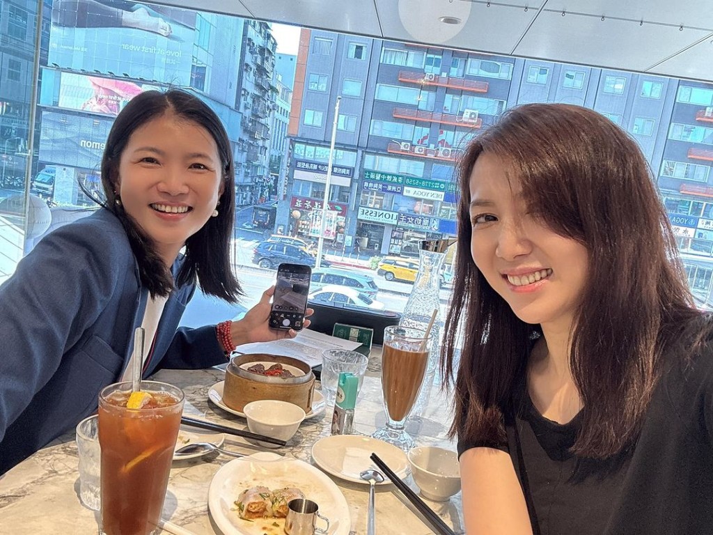 2009年廖家儀與香港太古陳世傑（Derrick）結婚，育有二子一女。