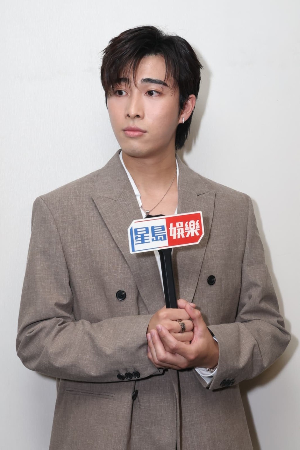 Phoebus見步行步,積極裝備自己。 Phoebus見步行步,積極裝備自己。