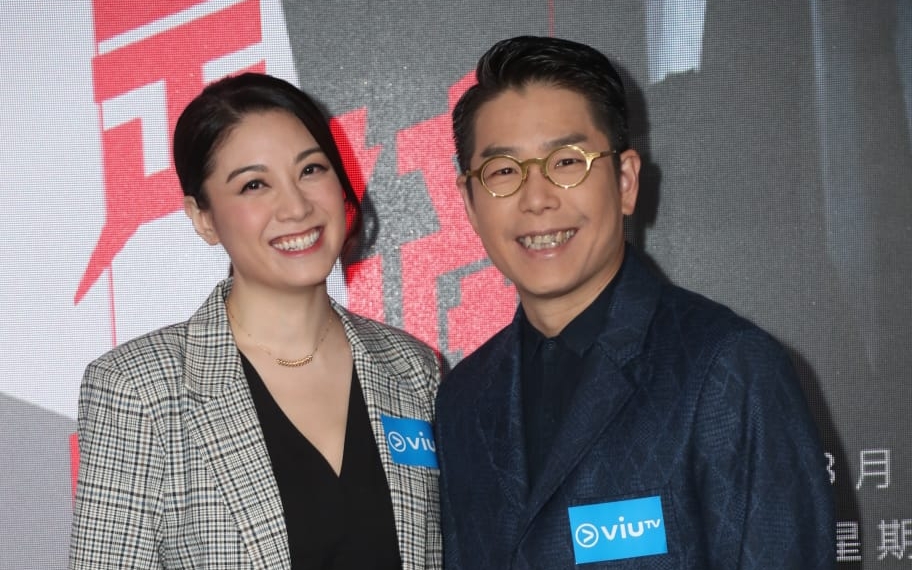 廖碧兒和林曉峰合作主持ViuTV節目《是滴是友》,邀請圈中好友上來把酒談心。