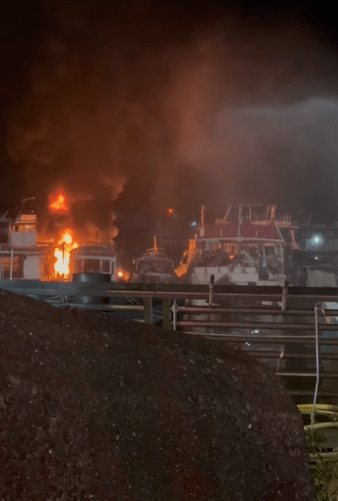 現場黑煙沖天。網上片段截圖