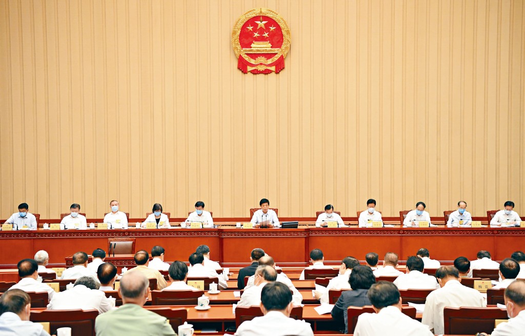 全国人大常委会本周日起将举行另一次全国人大常委会，预料「二审」《港区国安法》，并最后拍板通过。