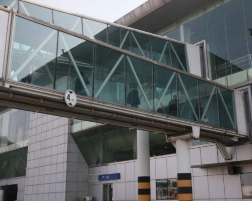 西安咸陽國際機場檢出莫斯科至北京航班乘客中逾20人中招。(網圖)