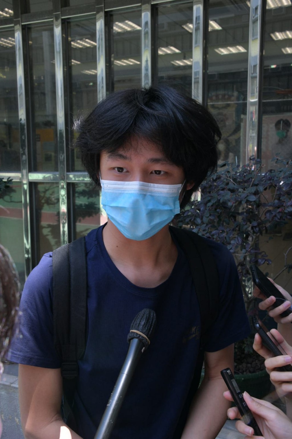 勞同學批評疫情下仍開考，考生似白老鼠。