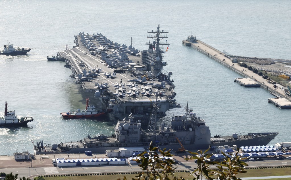 今次是继「尼米兹号」3月访韩之后，美军航母相隔7个月再次到访南韩。美联社