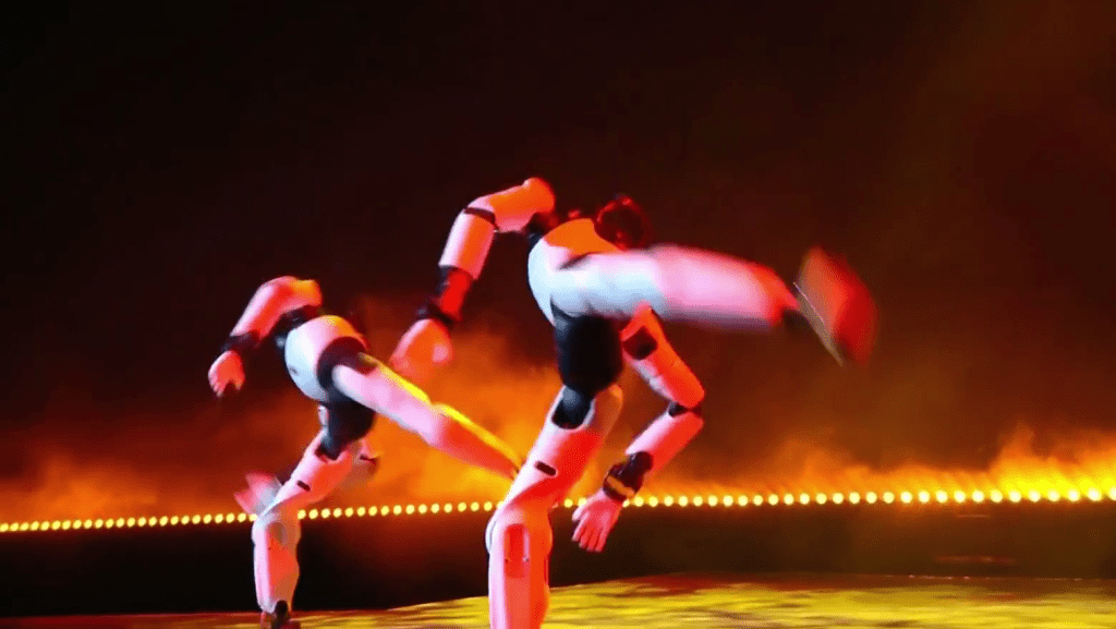 靈犀 X2 接連完成後空翻、踢腿等高難度動作。