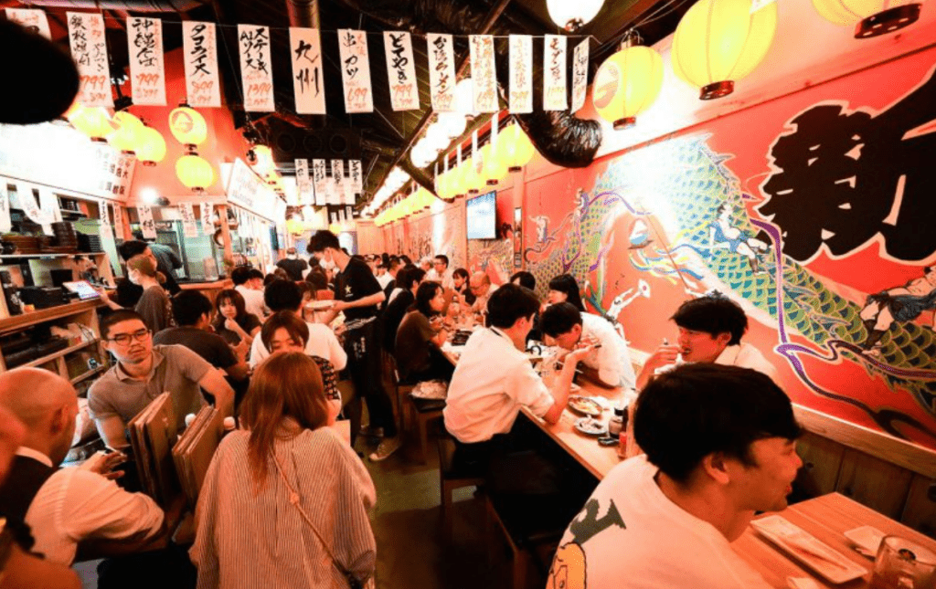 「日本食市」气氛相当热闹。