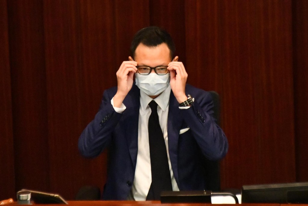 郭榮鏗早上繼續主持內會。