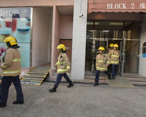 荃灣永順街海灣花園有升降機故障。黃文威攝