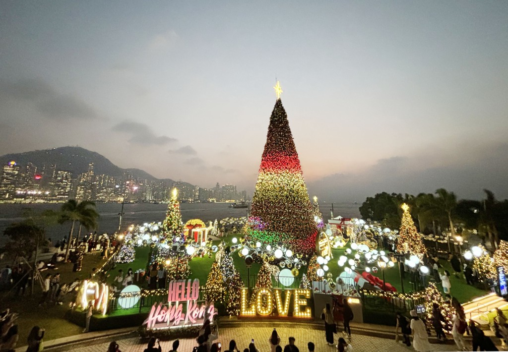 「香港缤纷冬日巡礼」的圣诞小镇。资料图片