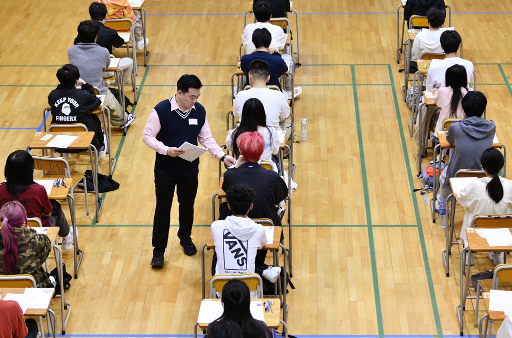 杨铠彤指，「学生普遍认为入到大学、专科，才说得上是有些成就，反映学生对未来的想像偏狭窄。」