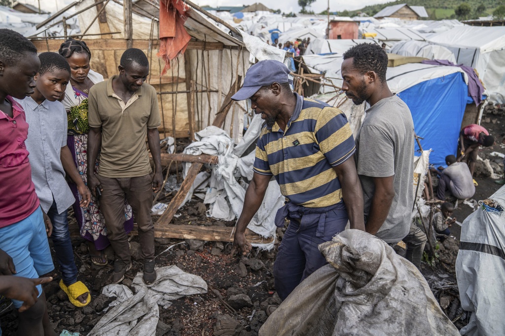 剛果東部難民營遭炸彈襲擊，至少12人死亡。美聯社