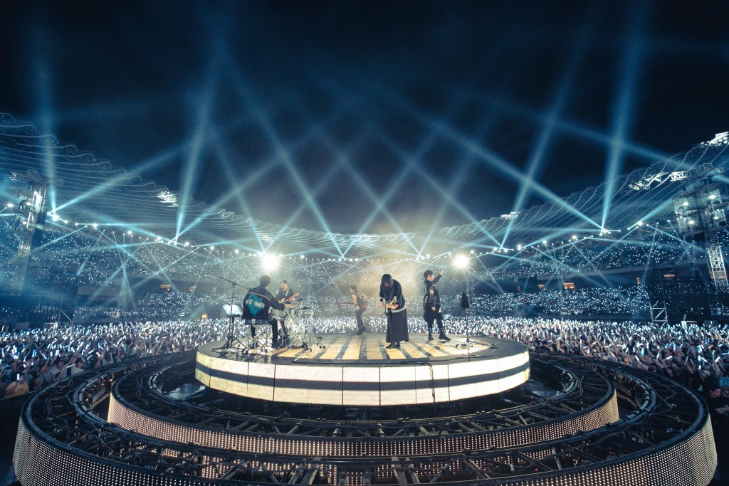 2012年五月天「諾亞方舟」演唱會首次登台鳥巢。