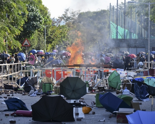 中大早前爆發激烈警民衝突。資料圖片