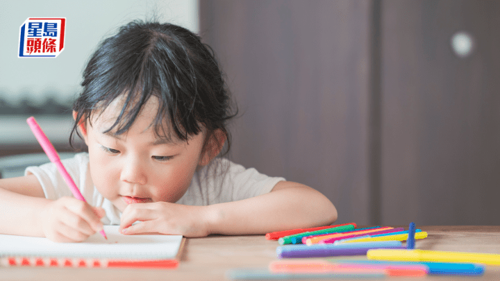 育兒鬆一Zone｜唔好擦晒我啲字啦 圈出錯處VS尋找優點