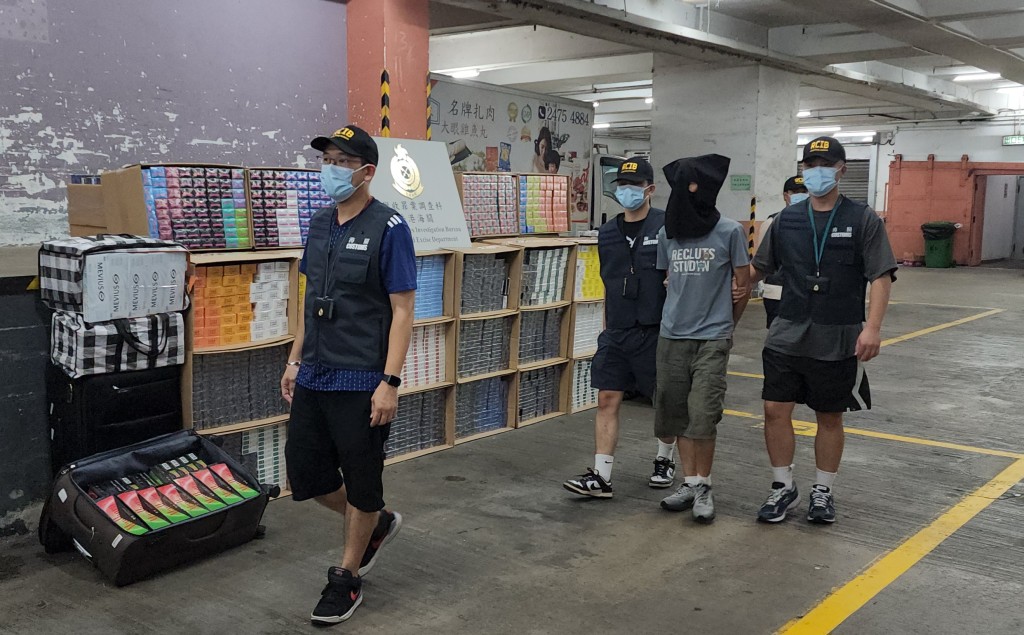 被捕的42歲男子持旅遊簽證來港大約3日。