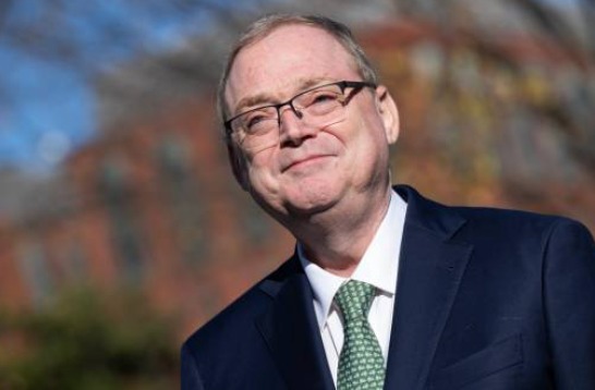 美媒报道，白宫已完成第二轮候选人面试，前白宫国家经济委员会主任哈塞特（Kevin Hassett）暂时成为领跑者。法新社